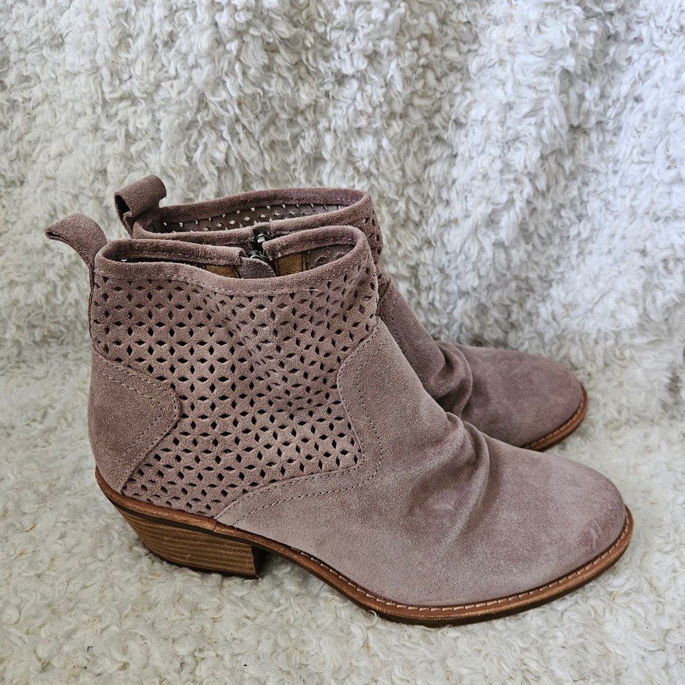 Sofft Ambrea Perforated Suede Leather Ankle Boots sz 7.5